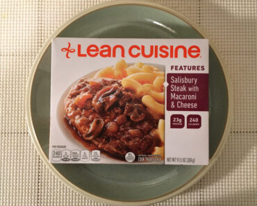 Lean Cuisine Features Salisbury Steak with Macaroni & Cheese Review