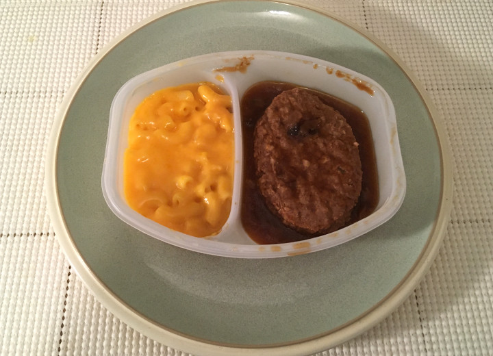 Lean Cuisine Features Salisbury Steak with Macaroni & Cheese
