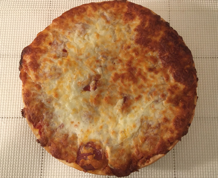 Lotzza Motzza Pepperoni Pizza