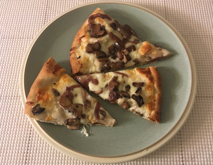 Good & Gather Mushroom & Caramelized Red Onion Wood-Fired Crust Pizza